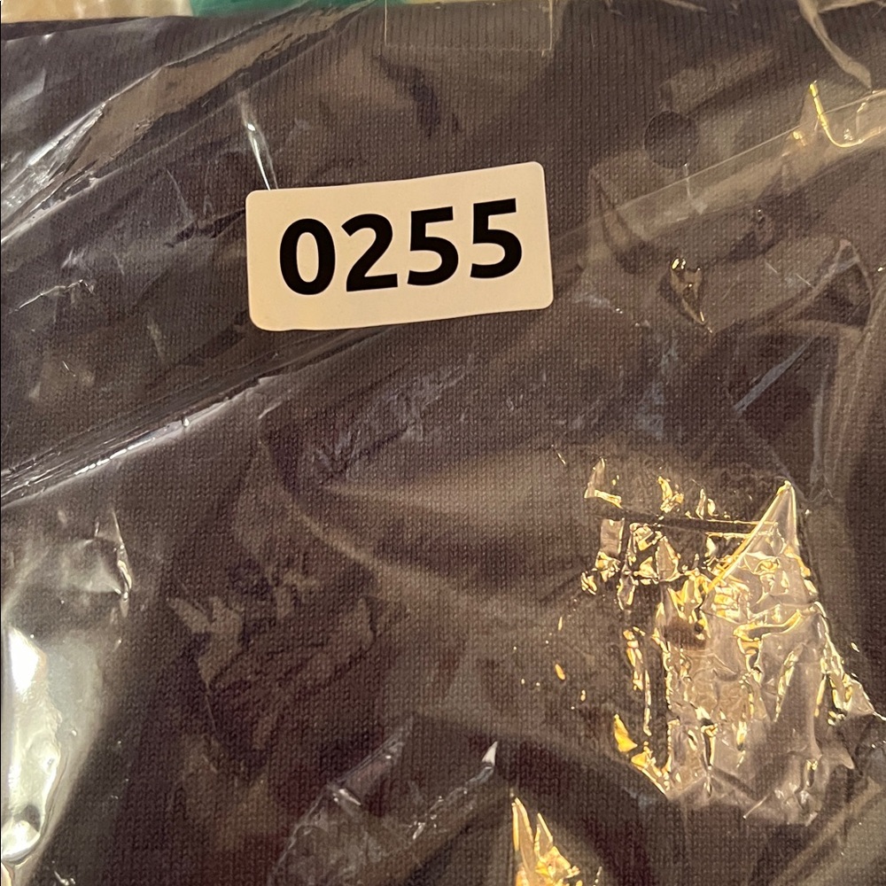 Uniqlo Maroon and Zara blue Sweater Duo
Mens dry cleaned L - Picture 5 of 8